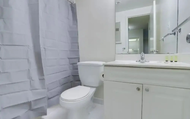 Airport Proximity- Apt in Crystal City