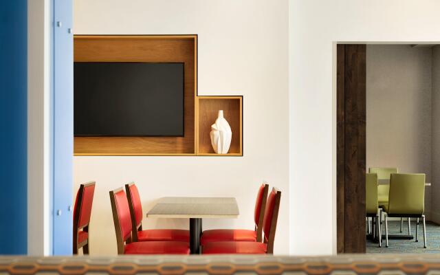 Holiday Inn Express & Suites Locust Grove by IHG