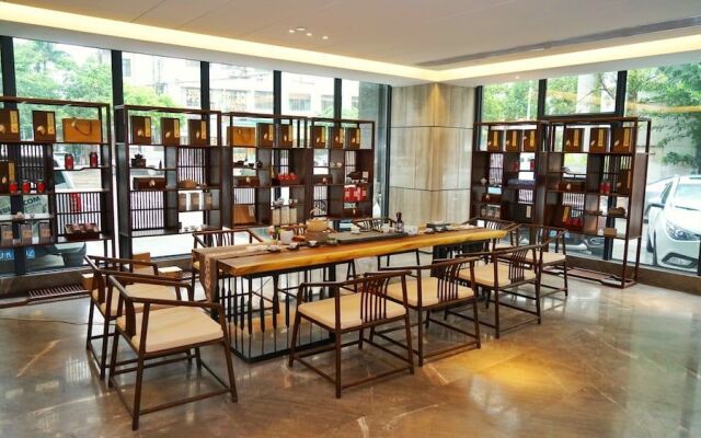 Shatou Hairun Hotel