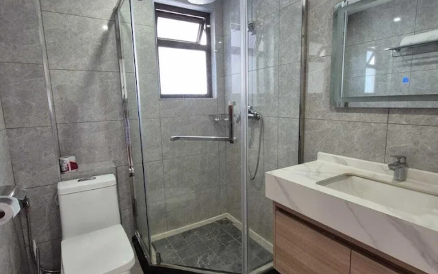 Lux suites 108 Riverside Apartments