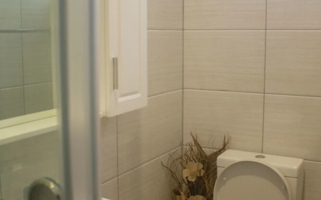 Emerald Suites
