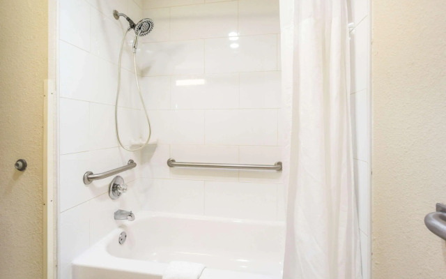 Quality Inn & Suites Florence - Cincinnati South