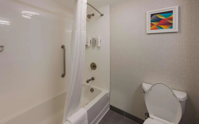 Hampton Inn & Suites Fredericksburg-at Celebrate Virginia