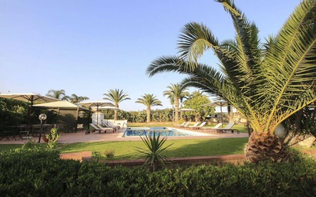 Villa Carlotta Resort
