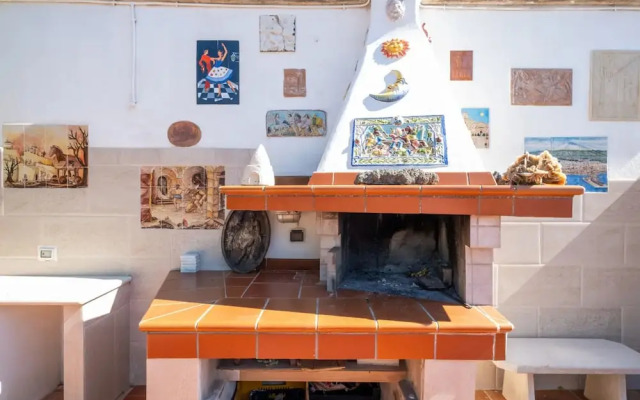 Sirena Apartment in Luxury Villa With Shared Pool