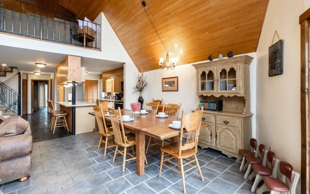 Smoky Mountains 5br 5ba Poolside Chalet