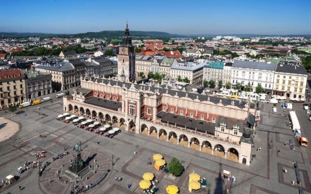 Leo Apartments Main Square