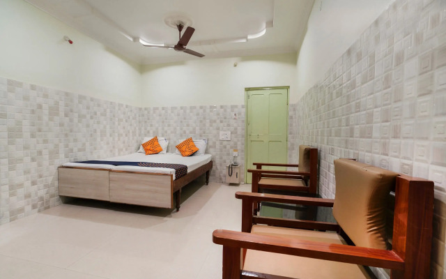 SPOT ON 38697 Hotel Sridhar