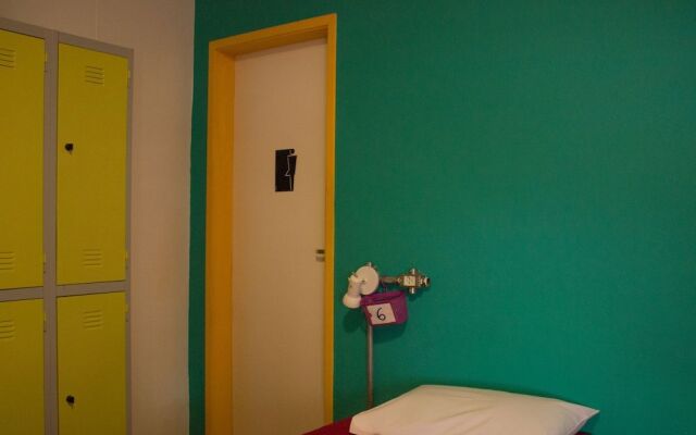 Hostel Alice
