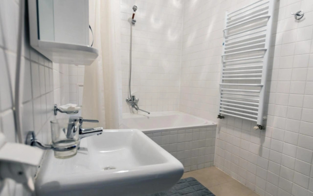 Rakhiv Hotel & Apartments