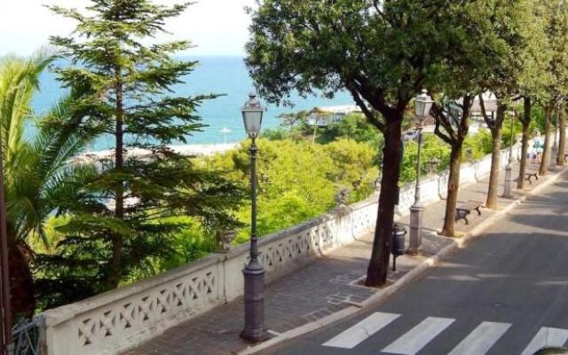 N158 - Numana, Cielo-Terra Vista Mare a 150mt Dal Mare