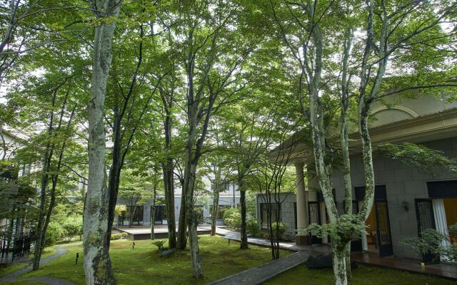 Kyukaruizawa Kikyo, Curio Collection by Hilton