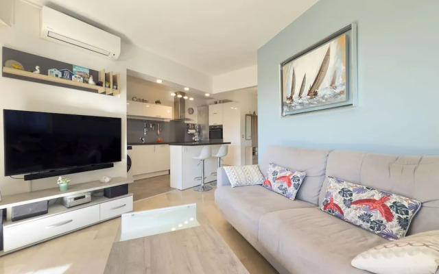 Le Cozy in Cannes With 2 Bedrooms and 1 Bathrooms