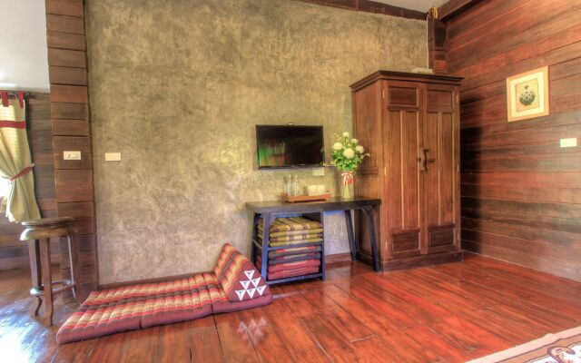 Baankeaw Huenkwan Boutique Hotel