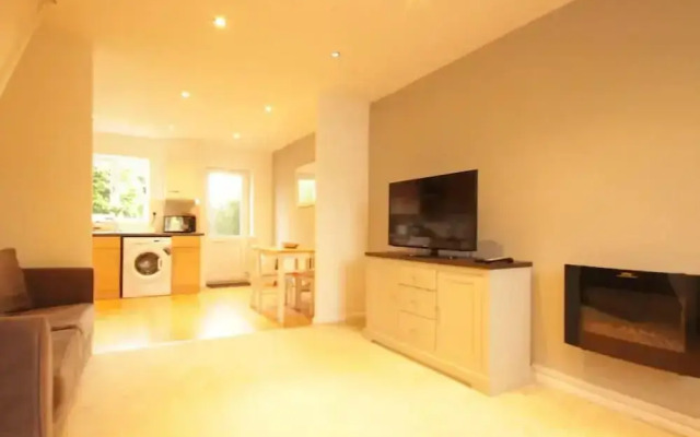 Fantastic 2-bed House in Hull. Garden, Sky tv