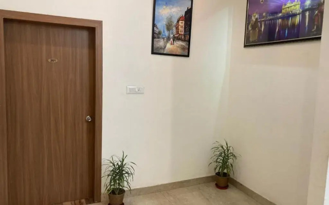 Hotel Arrow 19 by OYO Rooms