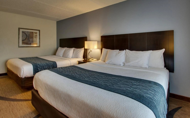 Greenfield Inn & Suites Owensboro, KY Airport