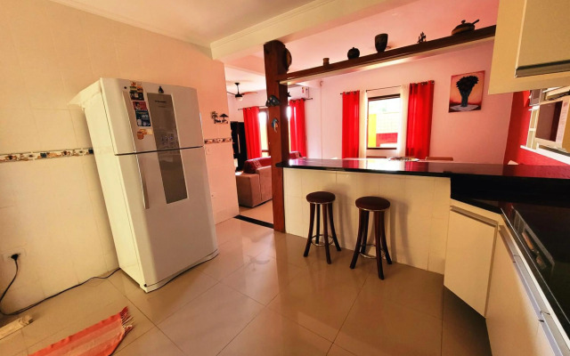 CASA AMARELA UBATUBA ii