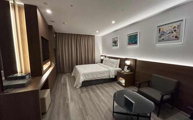 Embledon Hotel