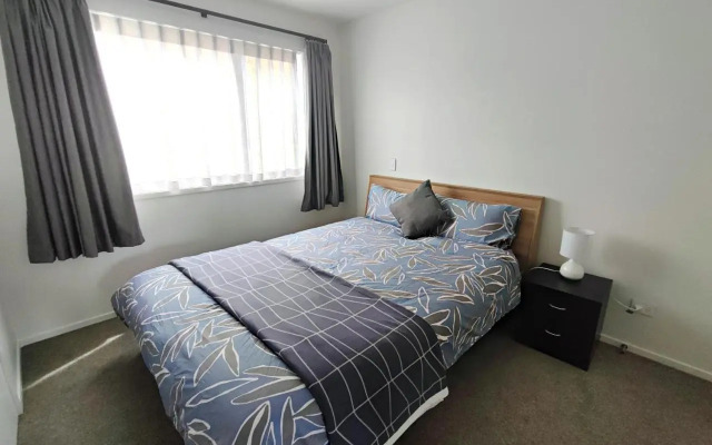 Stunning Townhouse - Walking to Botany Shopping Center