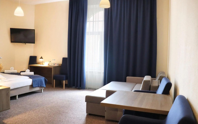 Lothus Hotel