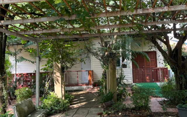 RedDoorz Sripiamsuk Resort Bangkok