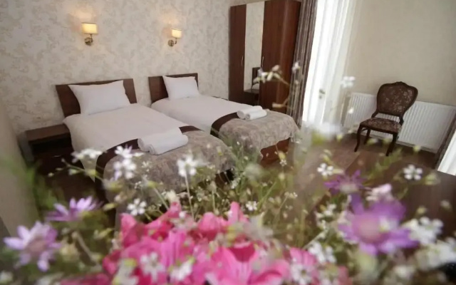 Marialuis Hotel