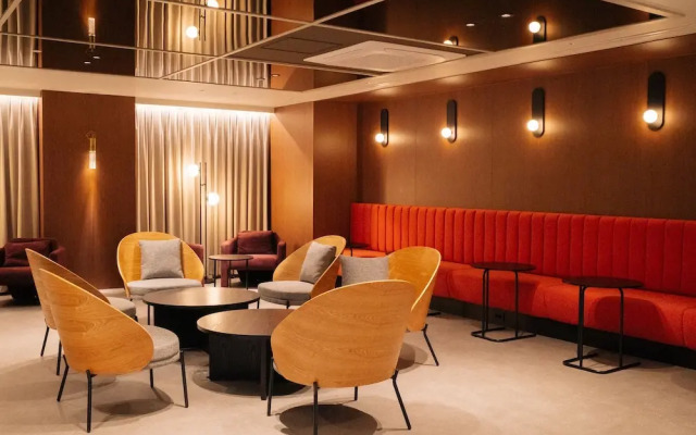 The Connoisseur Residence Hotel