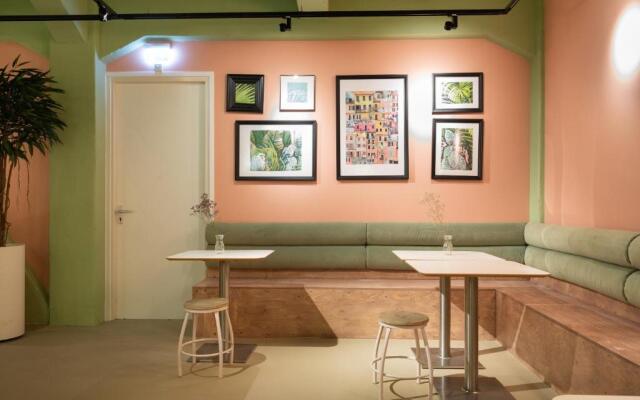 Pink Flamingo Boutique Hostel