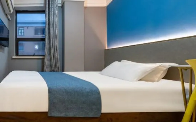 Boke Inn (Shanghai Loushanguan Road Subway Station Branch)