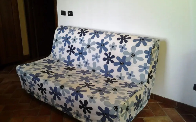 Edera Apartment in a No Kids Farmhouse, up to 6 People