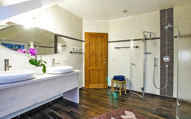 Apartment, Kenz-kustrow