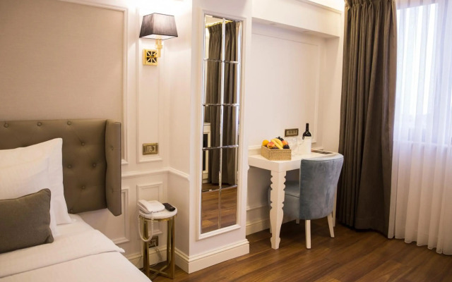 Hotel Mina – Special Class