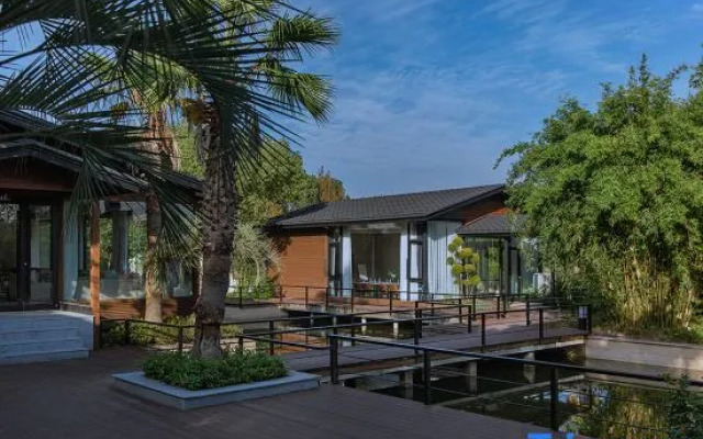 Mulin Riverside Hotel