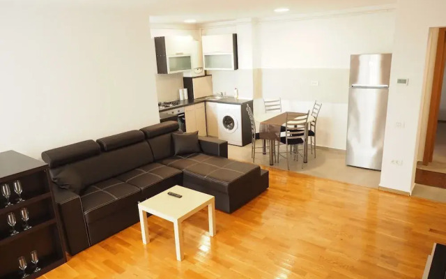 Hill Residence