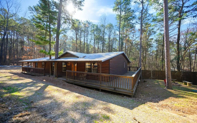 Outlaw Rose Cabin for 8!