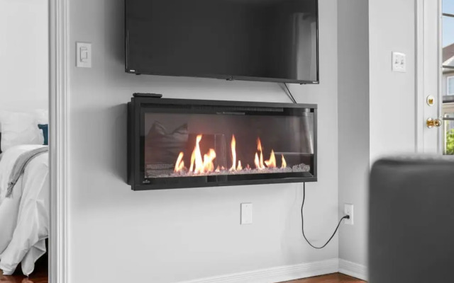 Contemporary 3BR Townhouse in Ajax Cozy Central