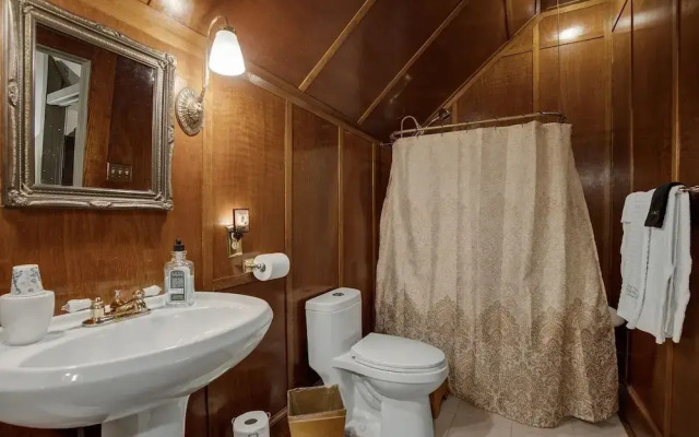 The Holekamp House Bed & Breakfast