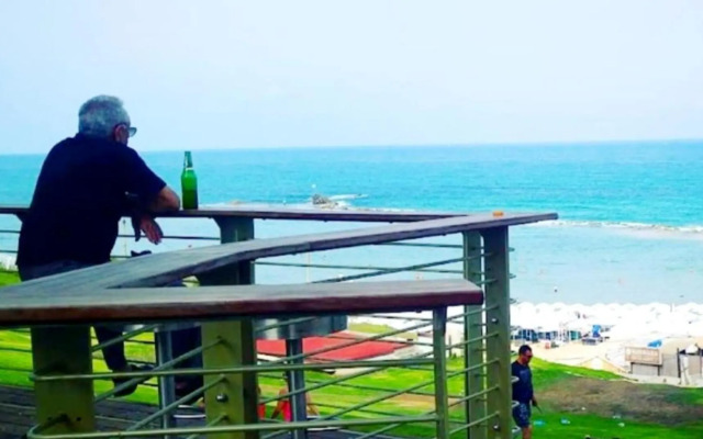 16 דירה מול הים ובריכה