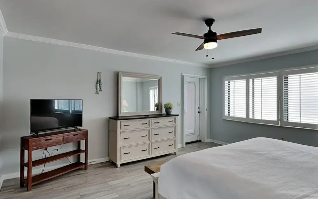 Surf Dweller by Southern Vacation Rentals