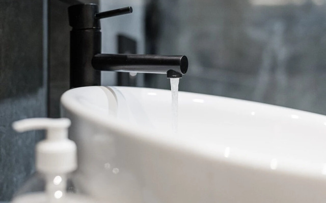 Guestready - Mezuzah Yellow