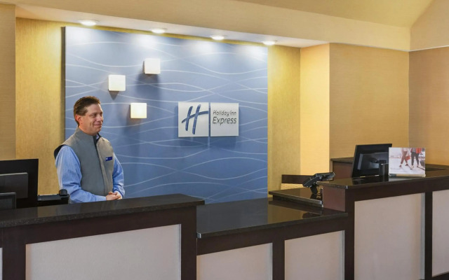 Holiday Inn Express Hotel & Suites Edmond by IHG