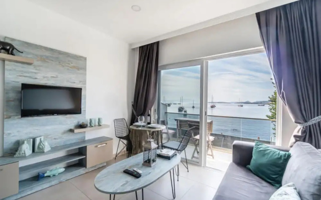 Seafront Flat With Excellent Sea View in Bodrum