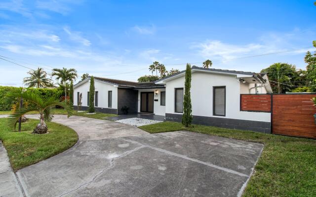 Top Location Villa | Big Terrace+Grill+Billiards