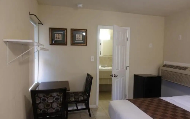Baycities Motel