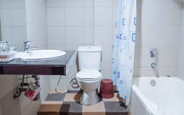 Hotel Bintang Mulia – Bathroom – Bagan Batu