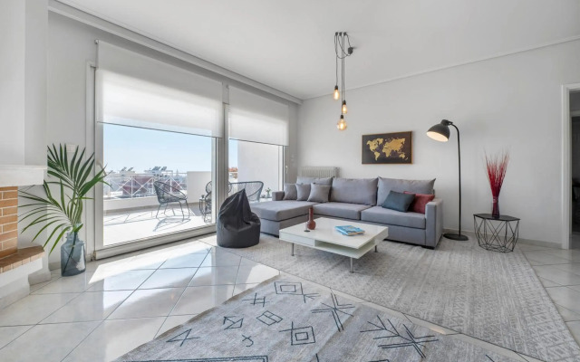 Bright 3 bd apt, Hellenikon Metr. Park , Glyfada