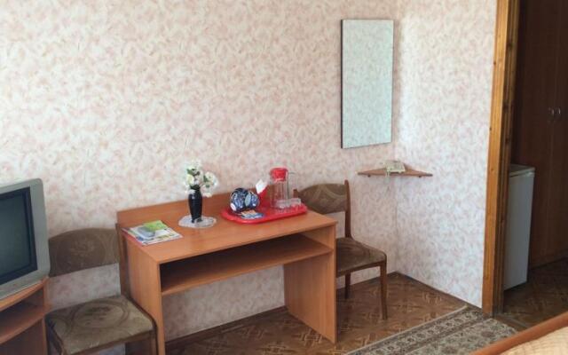 Yunost Hotel