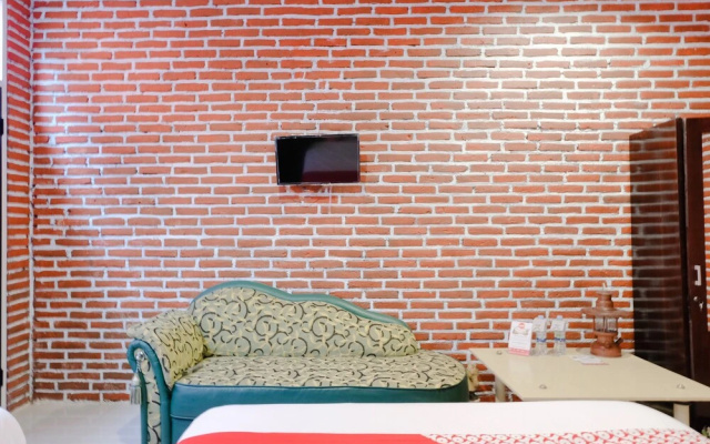 OYO 437 Hnr Homestay Syariah – Guest Rooms – Malang