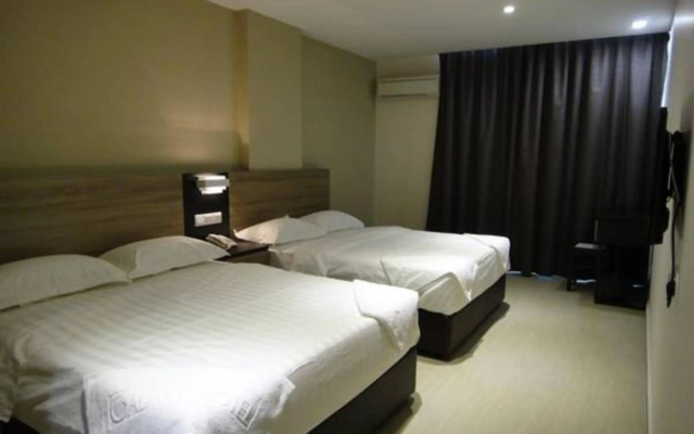 Galaxy Hotel – Guest Rooms – Simpang Ampat